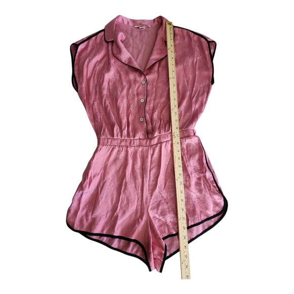 Victoria’s Secret Pink Satin Pajama Romper Size Small - Picture 7 of 9